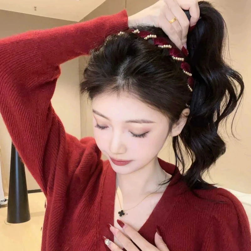 ✨LIMITED SALE BUY 1 GET 2 FREE (3 PCS)!!✨Vintage High Cranium Pearl Hairband🦪 - Image 2
